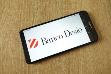 Konskie, Polonya - 23 Şubat 2019: smartphone üzerinde görüntülenen Banco Desio logosu