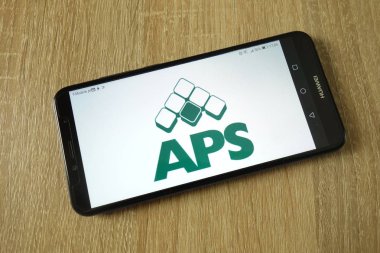 Konskie, Polonya - 11 Mart 2019: smartphone üzerinde görüntülenen Aps banka logosu
