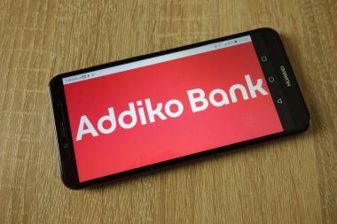 Konskie, Polonya - 11 Mart 2019: smartphone üzerinde görüntülenen Addiko banka logosu