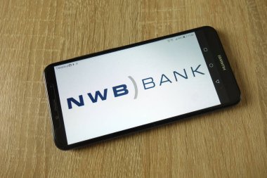 Konskie, Polonya - 11 Mart 2019: smartphone üzerinde görüntülenen Nederlandse Waterschapsbank (Nwb Bank) logo