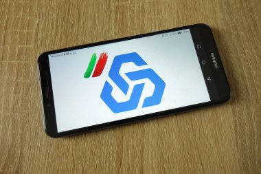Konskie, Polonya - 14 Mart 2019: Caixa Geral de smartphone üzerinde görüntülenen şirket logosu bankacılık Depositos (ÇGD)