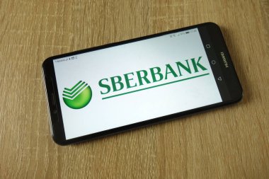 Konskie, Polonya - 14 Mart 2019: smartphone üzerinde görüntülenen Pjsc Sberbank logosu