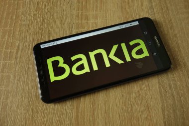 Konskie, Polonya - 14 Mart 2019: smartphone üzerinde görüntülenen Bankia S.A. logosu