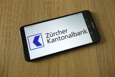 Konskie, Polonya - 16 Mart 2019: smartphone üzerinde görüntülenen Zürih Kanton banka logosu