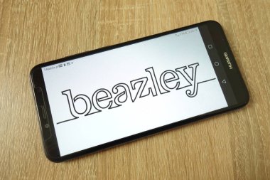 Konskie, Polonya - 21 Haziran 2019: Cep telefonunda Beazley plc şirket logosu