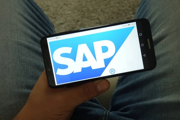 Konskie, Polska-29 czerwca 2019: logo firmy SAP SE Software Corporation na telefon komórkowy — Zdjęcie stockowe