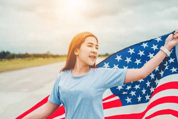 Happy Woman Standing American Flag Patriotic Holiday Usa Celebrate 4Th — Stock Photo, Image