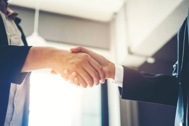 Toplantı Planlama stratejisi analiz kavramı el sıkışan iş insanlar iş arkadaşları
