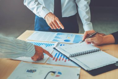 İş adamları stratejisi analiz kavramı planlama toplantısı