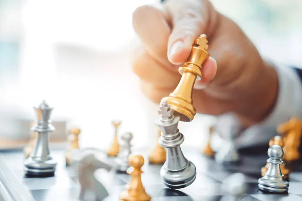Affärsman Spela Schack Spel Planering Ledande Strategi Framgångsrika Ledare Affärsidé — Stockfoto