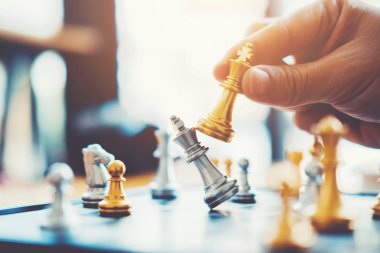 Planlama önde gelen strateji başarılı iş lideri kavramının işadamı satranç oyun