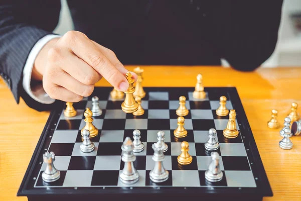 Affärsman Spela Schack Spel Planering Ledande Strategi Framgångsrika Ledare Affärsidé — Stockfoto