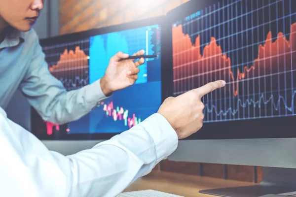 Business Team Trading Stock Online Investimenti Discussione Analisi Grafico Stock — Foto Stock