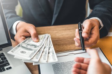 Yolsuzluk kavramı, iş adamı para doları geçen yolsuzluk rüşvet işadamı yöneticisine faturaları.