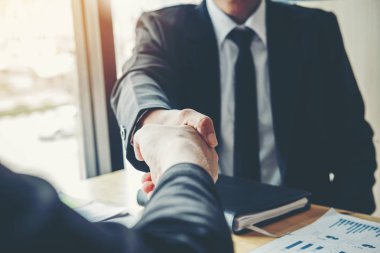 Toplantı Planlama stratejisi analiz kavramı el sıkışan iş insanlar iş arkadaşları