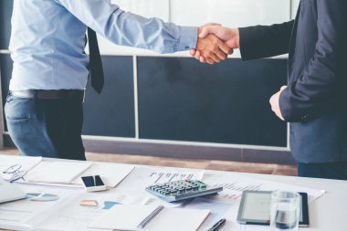 Toplantı Planlama stratejisi analiz kavramı el sıkışan iş insanlar iş arkadaşları