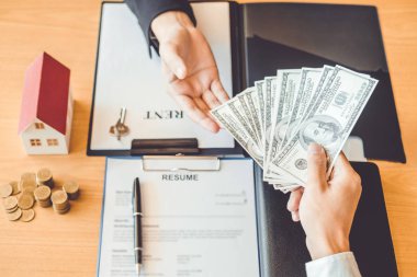 Para dolar satış Aracısı ve oturum sözleşmesi sözleşme için sigortası konut kavramı veren müşteri