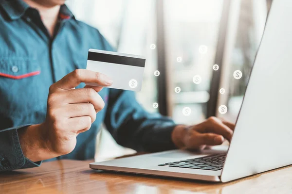 Online bank forretningsmand ved hjælp af Laptop med kreditkort Shoppin - Stock-foto