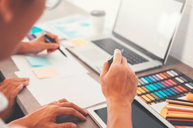 Dizüstü bilgisayar planlama ve yeni düşünme kullanarak Takım yaratıcı iş