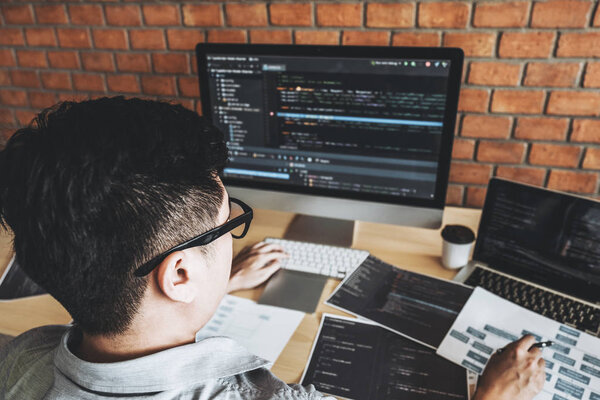 Разработка дизайна веб-сайта и технологий кодирования
