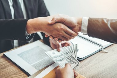 Yolsuzluk kavramı, Iş adamı para dolar faturaları Corru geçen