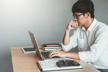 Programcı geliştirme web sitesi tasarımı geliştirme ve teknoloji kodlama