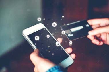 Terazi Kriptopara Online bankacılık işadamı akıllı telefon kullanarak