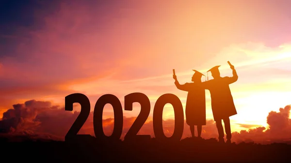 2020 Ano Novo Silhueta pessoas graduação em 2020 anos educati — Fotografia de Stock