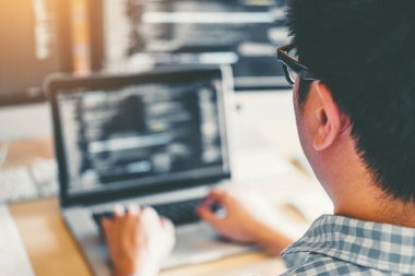 Programcı geliştirme web sitesi tasarımı geliştirme ve teknoloji kodlama