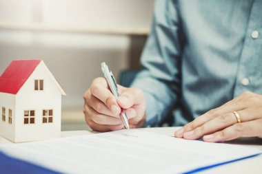 İş adamı hesaplanan maliyet ve sözleşme sözleşmesi, Insura