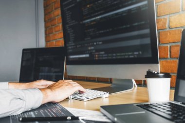 Programcı geliştirme web sitesi tasarımı geliştirme ve teknoloji kodlama