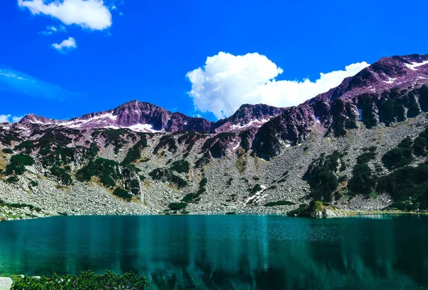 Beautiful Alpine Lake River High Mountains Peak Blue Sky Background — Stock Photo, Image