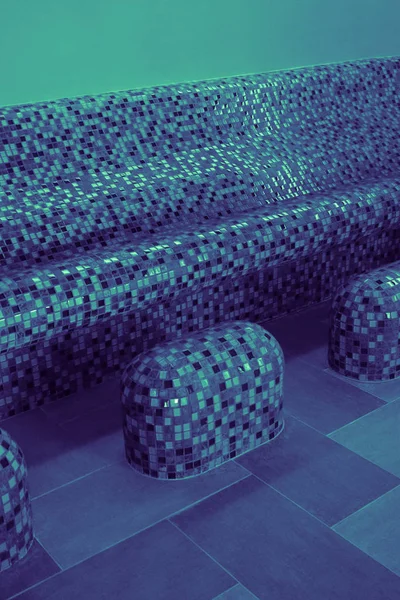 Tepidarium sıcak rahatlatıcı banklar Spa mozaik ile dekore edilmiştir. Tepidarium terapi odası Interor.