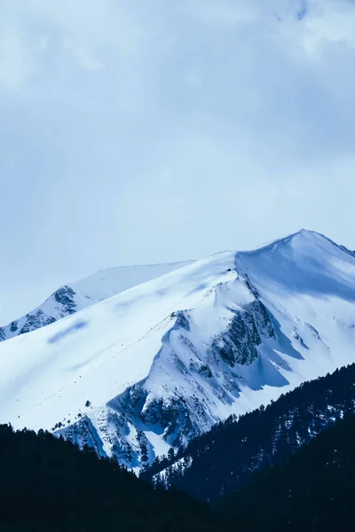 Mountain Snow Vrchol Krásné Přírodní Zimní Pozadí Led Horní Části — Stock fotografie
