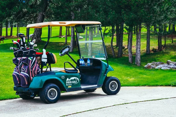 Bulgaria Pirin Golf Village Abril 2018 Carrinho Golfe Com Equipamento — Fotografia de Stock