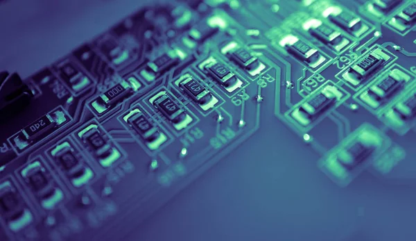 Soyut telefon işlemci closeup, SIM oyun kağıdı yarık. Bilgisayar mikroçip kavramı makro görünümü hakkında bilgi.