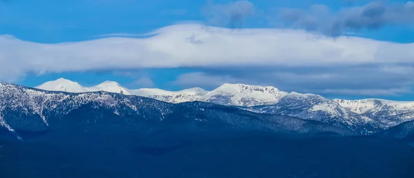 Sneeuw Piek Mooie Natuurlijke Winter Bergdecor Top Van Heuvel Blauwe — Stockfoto