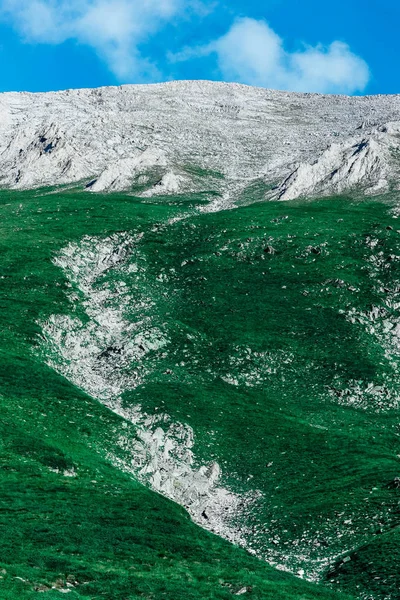 Krásné Hory Vysoké Alpské Vrcholy Modré Sky Pozadí Léto Turistické — Stock fotografie