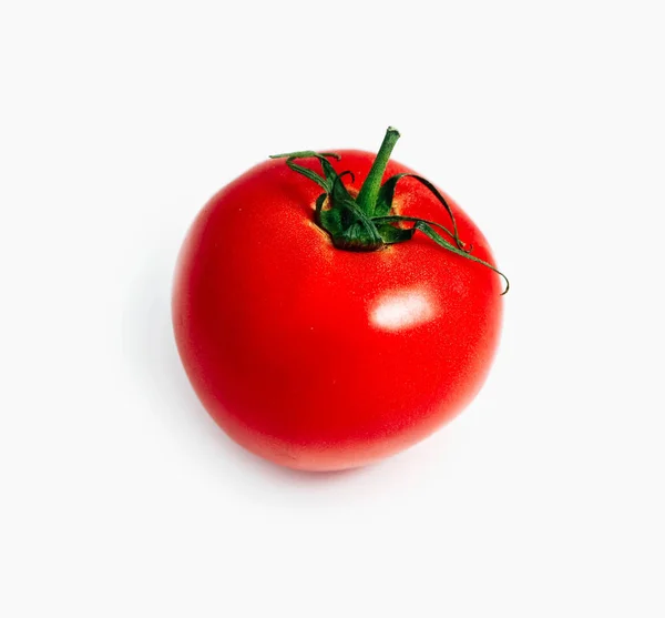 Köstliche Rote Frische Tomaten Mit Grünem Dampf Isoliert Auf Weißem — Stockfoto