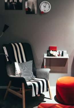 Bulgaristan, Sofya - 10 Mart 2018: IKEA salonu iç. Tasarım ve montaj hazır mobilya, mutfak aletleri ve ev aksesuarları satan çokuluslu grubu.
