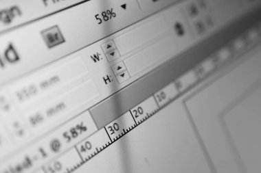 Yunanistan, Kavala - 15 Ocak 2018: Adobe InDesign uygulama bir ekranda MacBook, yakın çekim.