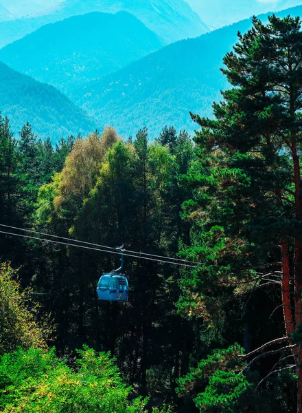 Bulgária Bansko Agosto 2018 Cabine Teleférico Uma Cabo Aço Montanhas — Fotografia de Stock