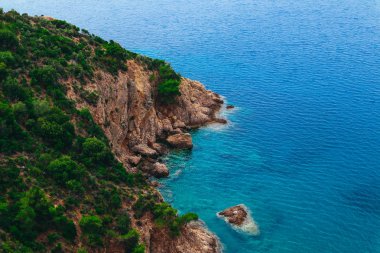 Yunanistan, Akdeniz, liman. Yunan Adası Thassos manzara, dağlar, plaj.