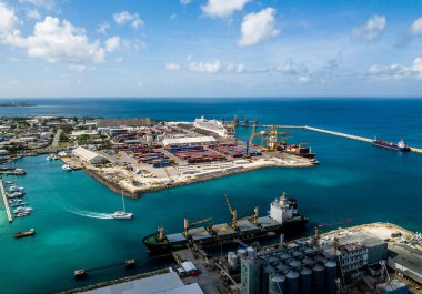 Bridgetown Barbados'taki bağlantı noktasının havadan görünümü