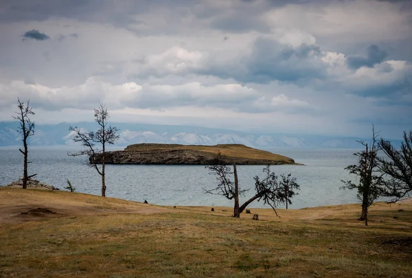 Συννεφιά Πρωί Στο Olkhon Νησί Στη Λίμνη Βαϊκάλη Στη Σιβηρία — Φωτογραφία Αρχείου