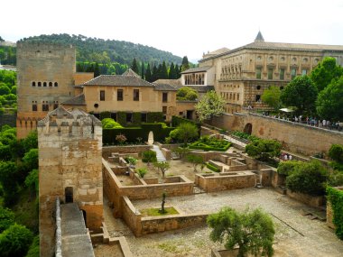 Alhambra, Granada, Endülüs. Eski bir bozkır şatosu. İç görünüm.                                