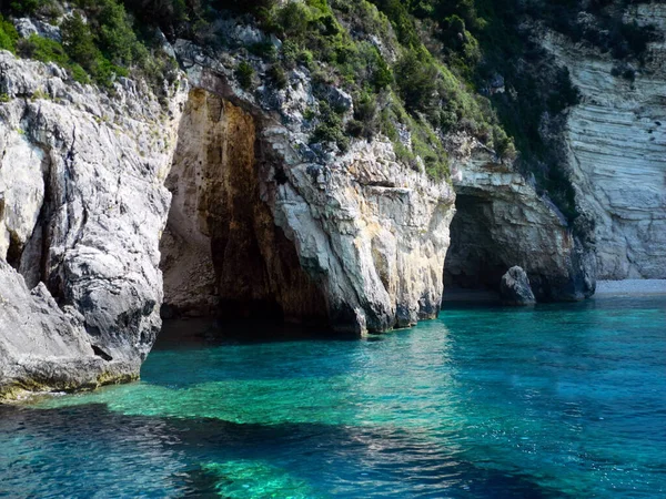 ギリシャのコルフ島の青い洞窟 イオニア海 — ストック写真
