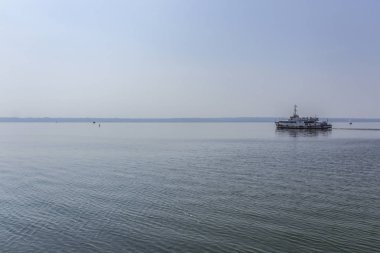 Vistula Bay sıcak bir yaz günü olduğunu. Bir turneye denize yelken gezisi gemi. Site hakkında seyahat, Balık tutma, Doğa, deniz, yatlar .