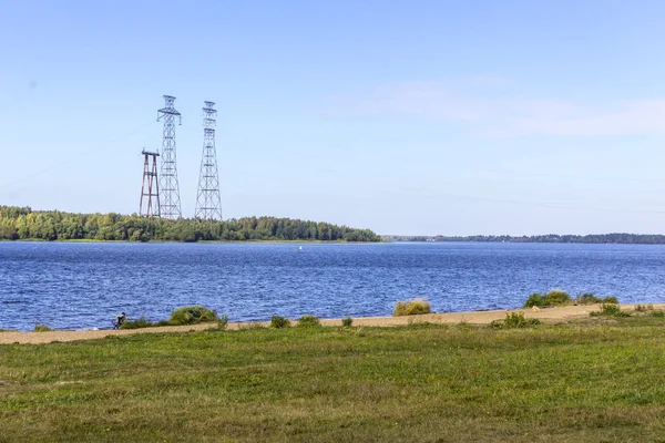 Volga Près Konakovo Transmission Électricité Dessus Rivière Russie Centrale Contexte — Photo