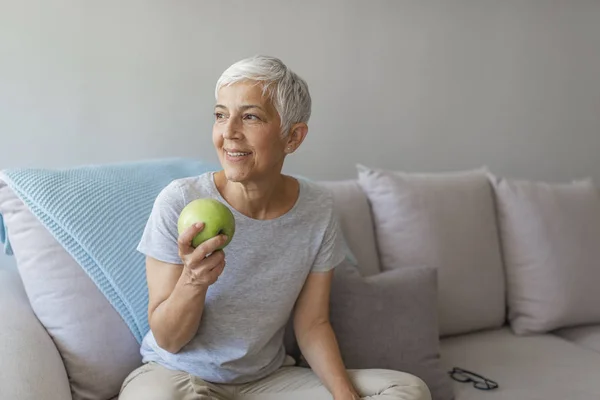 Aple Day Keeps Doctor Away Close Cheerful Elderly Woman Eating — Stock Photo, Image